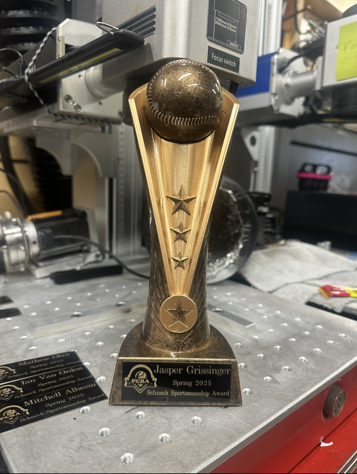 Resin Trophy | Baseball |Black / Copper | 10″